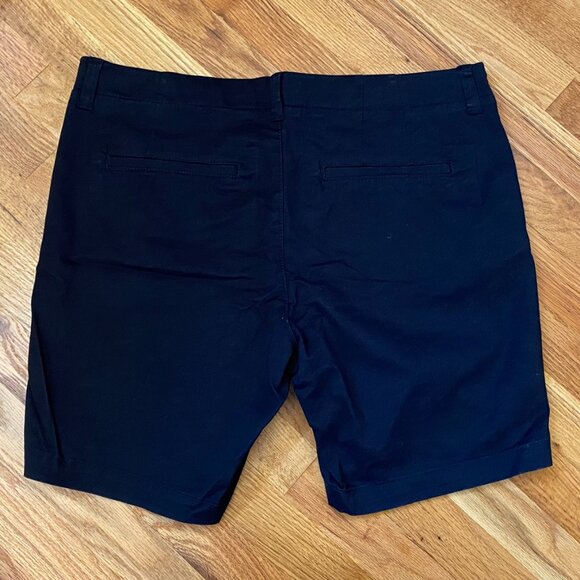 Lee Women's Sz 14 Legendary 7" Chino Walkshort in Black, Mid-rise, Cotton - Picture 3 of 7